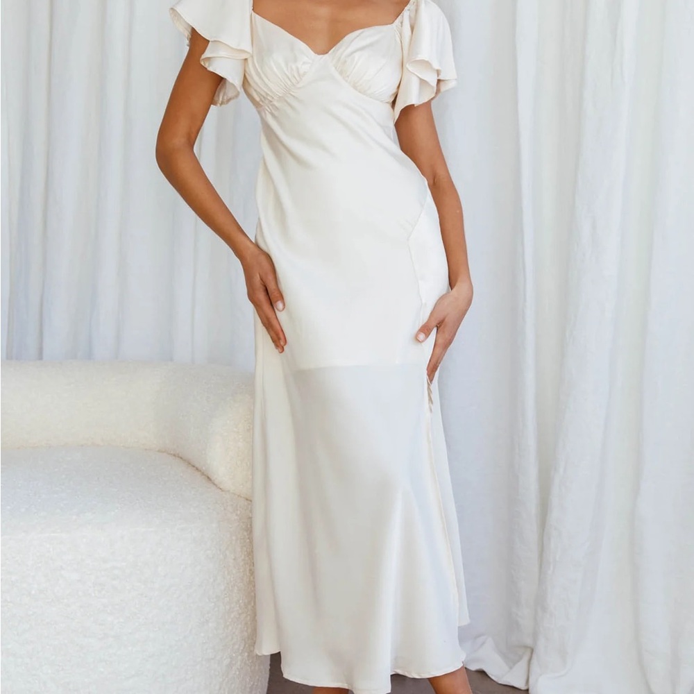 Selfie Leslie Park Avenue Flutter Sleeve Side Split Midi Dress Ivory